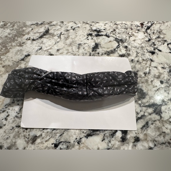 Black / White Stretchy Hair Bandanna - Picture 3 of 4